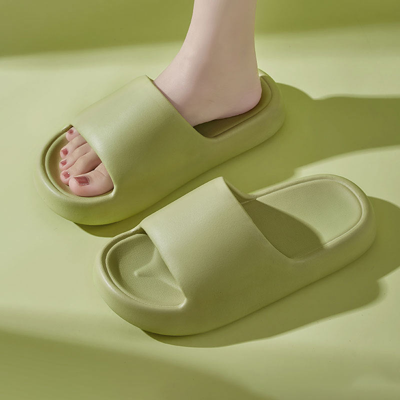 Outdoorly - Laufende Wolken - Weiche Slippers für drinnen und draußen