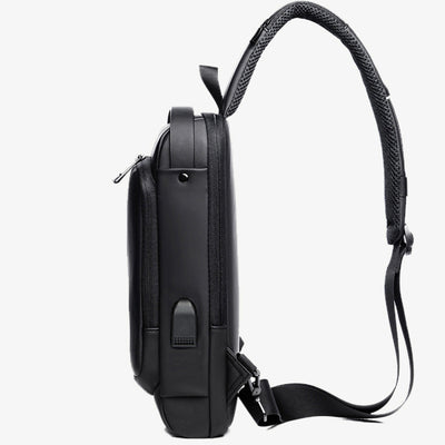 Outdoorly - Wiederaufladbare Brusttasche @Anti-Diebstahl
