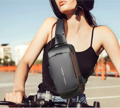 Outdoorly - Wiederaufladbare Brusttasche @Anti-Diebstahl